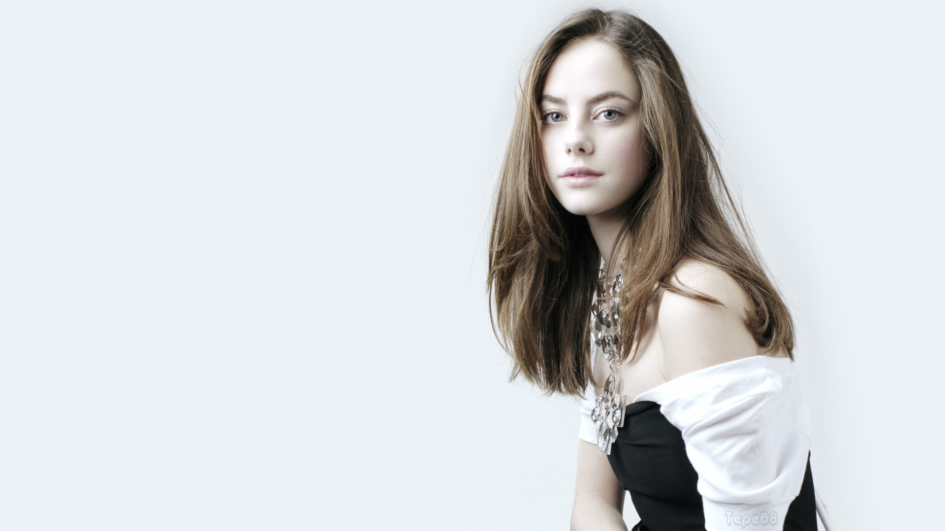 4K Kaya Scodelario Wallpapers