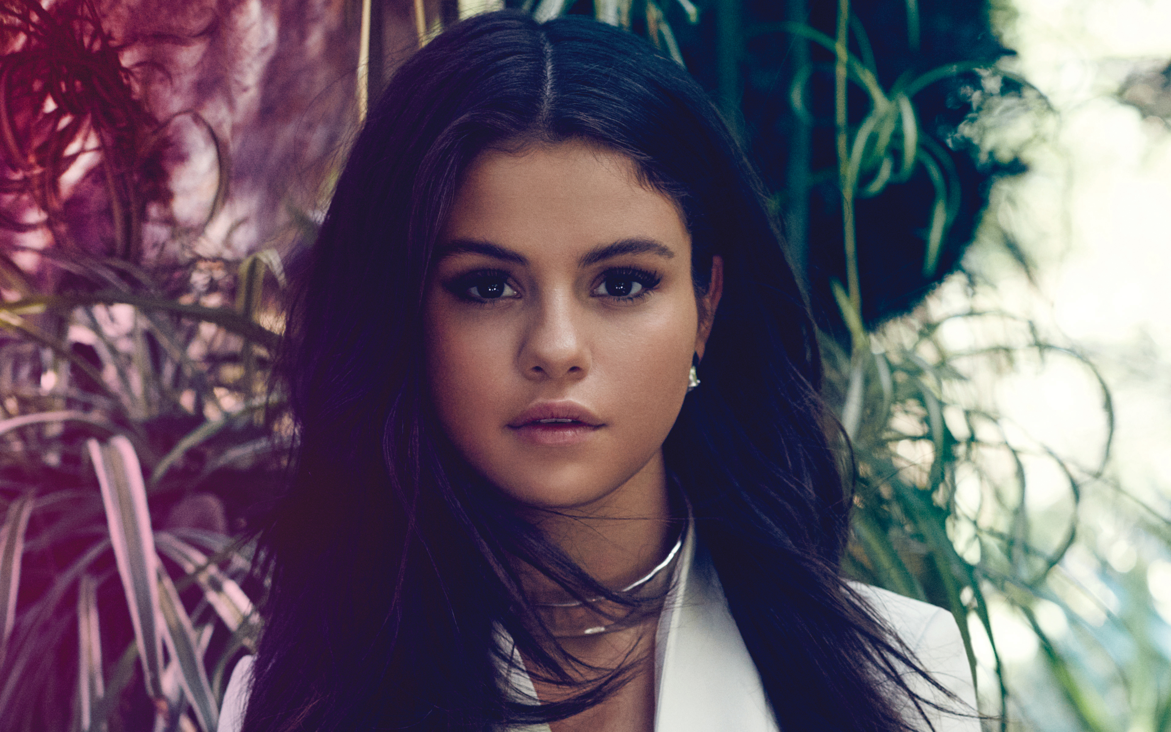 4K Selena Gomez without Makeup Wallpapers