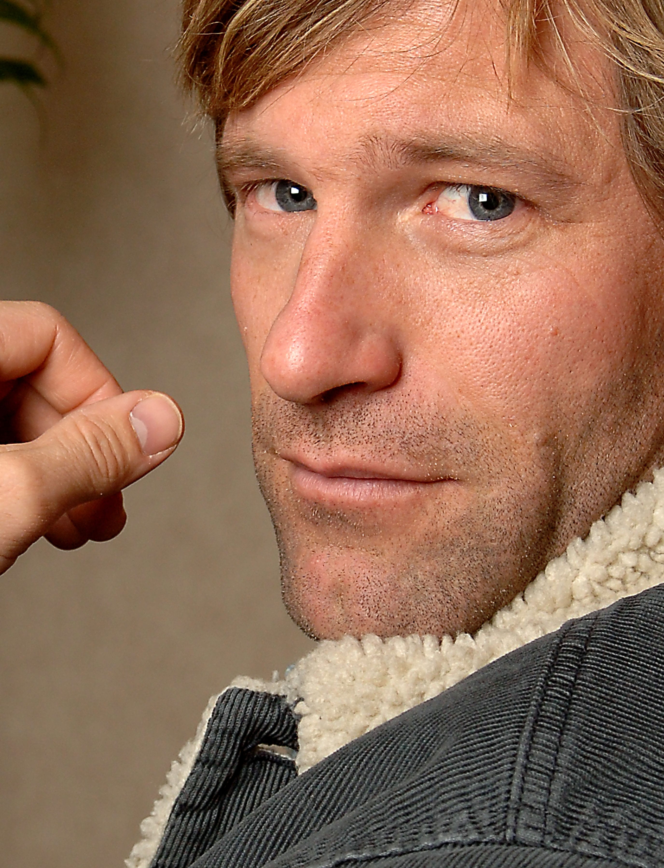 Aaron Eckhart Wallpapers