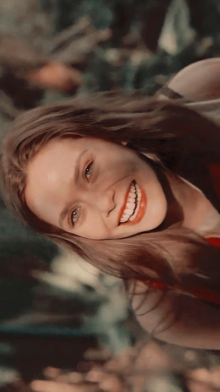 Actress Elizabeth Olsen 2021 Wallpapers