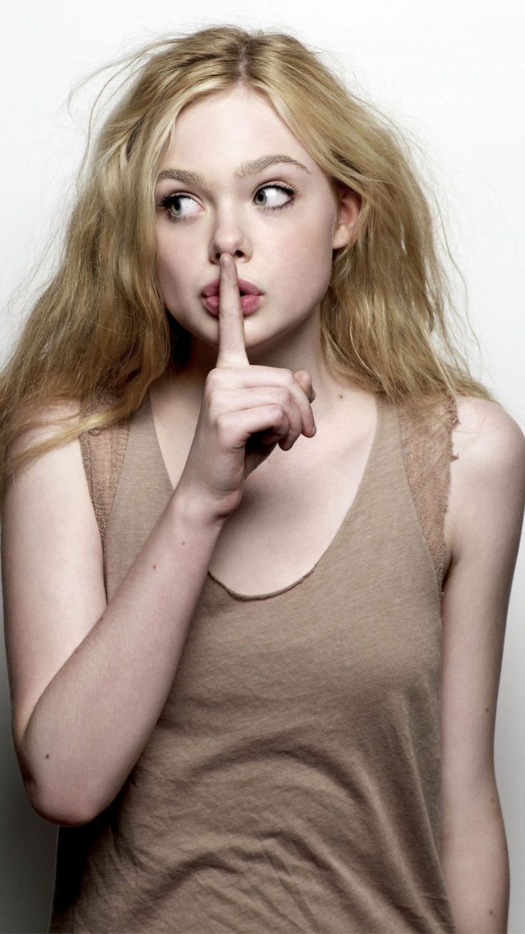 Actress Elle Fanning 2020 Wallpapers