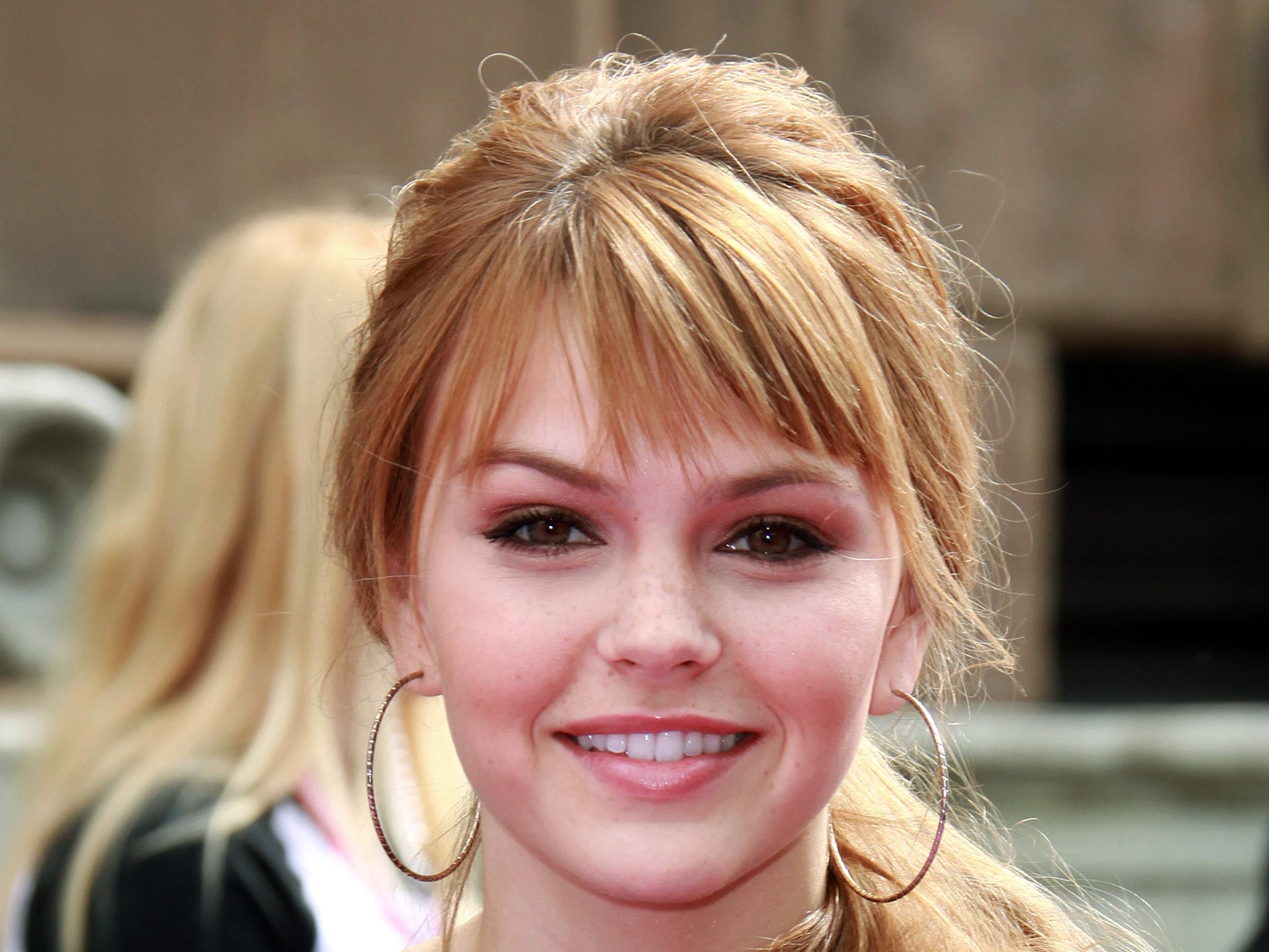 Aimee Teegarden Wallpapers