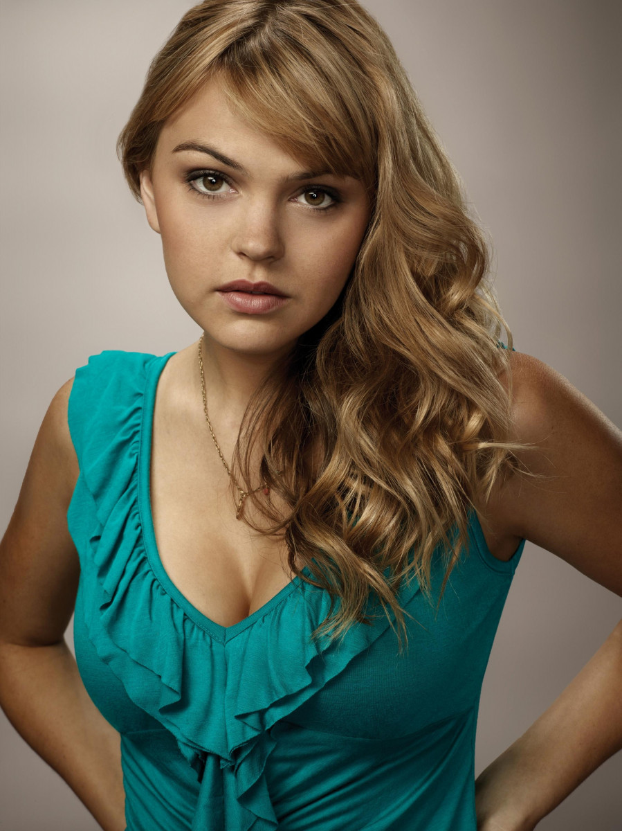 Aimee Teegarden Wallpapers