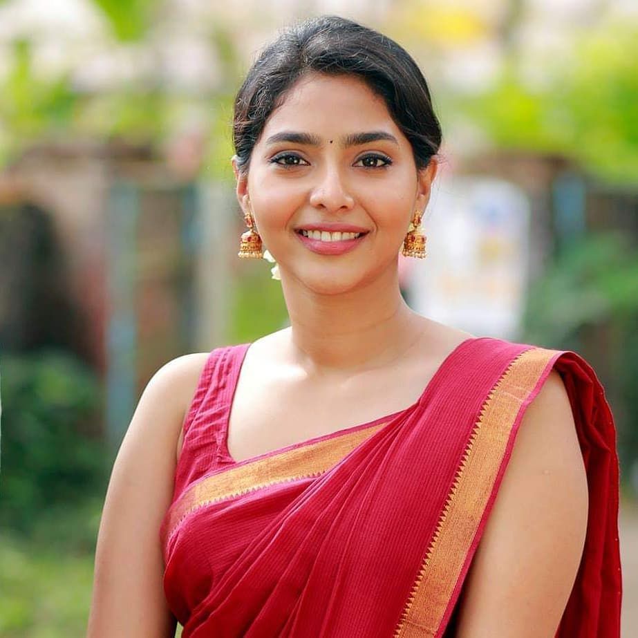 Aishwarya Lekshmi Wallpapers