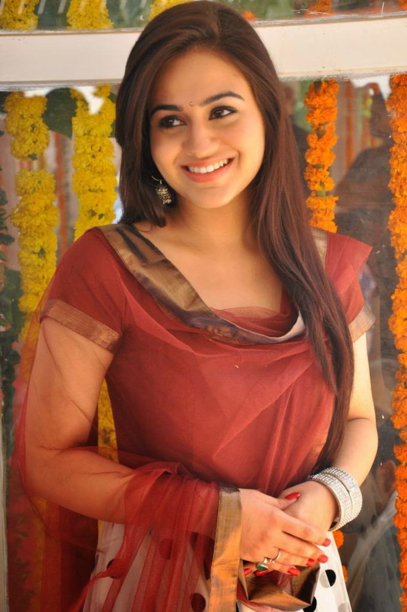 Aksha Pardasany Wallpapers