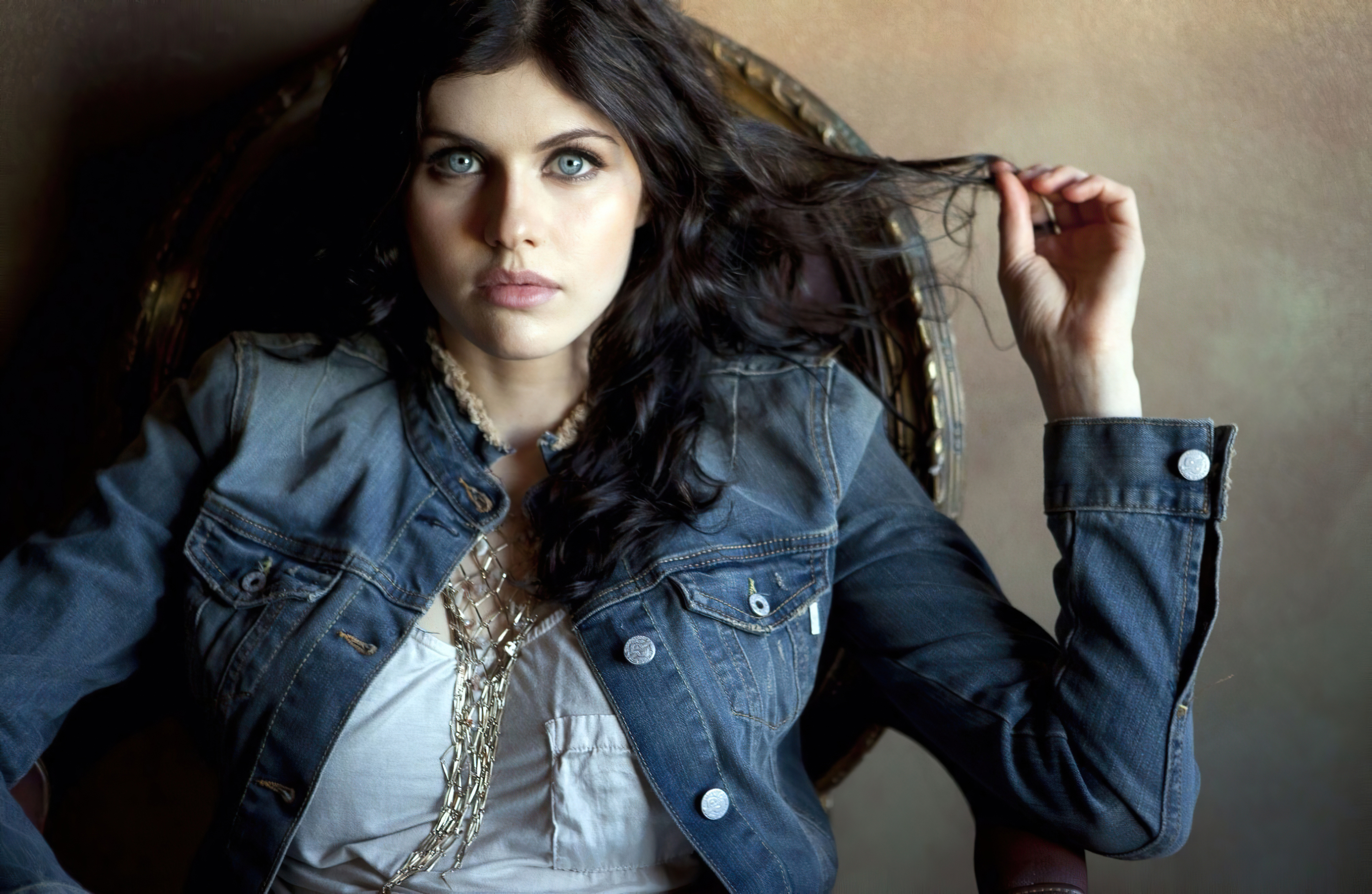 Alexandra Daddario 2020 Wallpapers