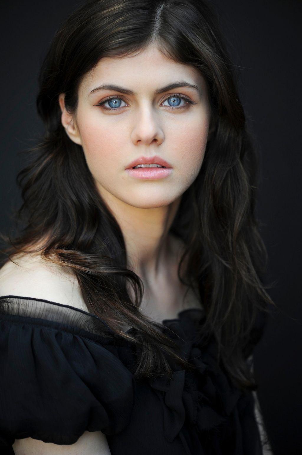 Alexandra Daddario 2020 Wallpapers