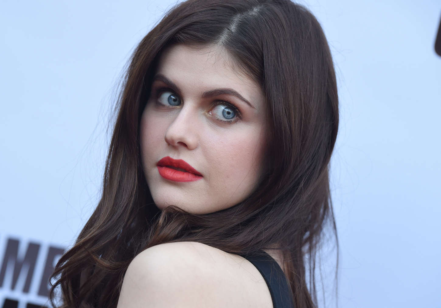 Alexandra Daddario AOL Portrait Wallpapers