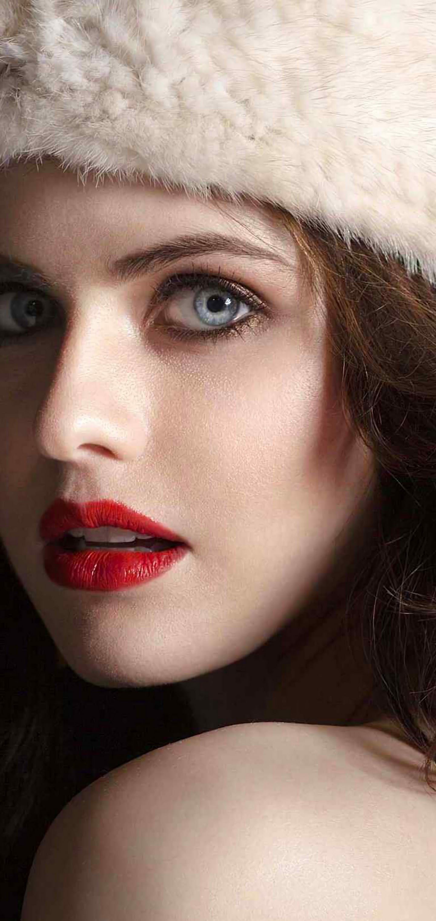 Alexandra Daddario Face Close Up Wallpapers