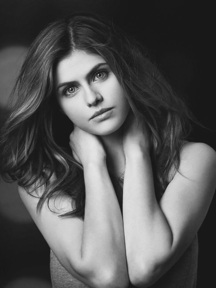 Alexandra Daddario Monochrome Wallpapers