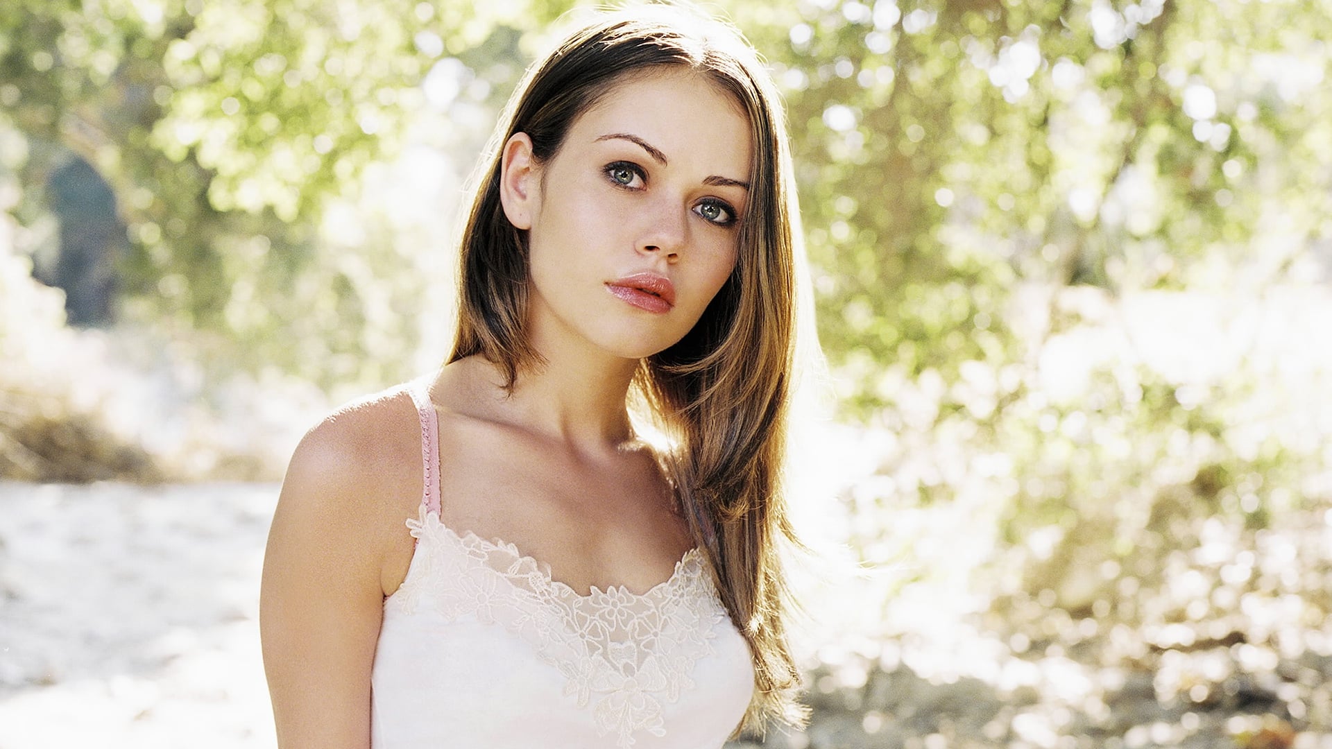 Alexis Dziena Wallpapers