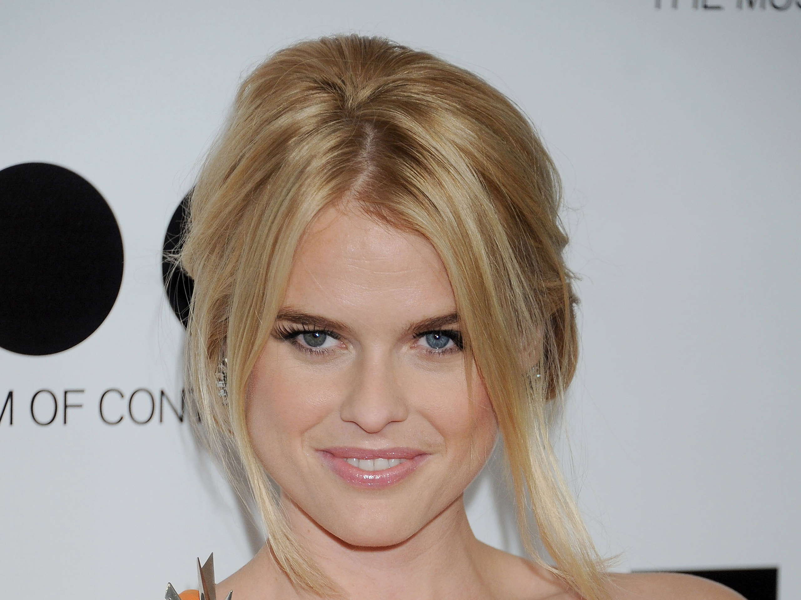 Alice Eve Wallpapers