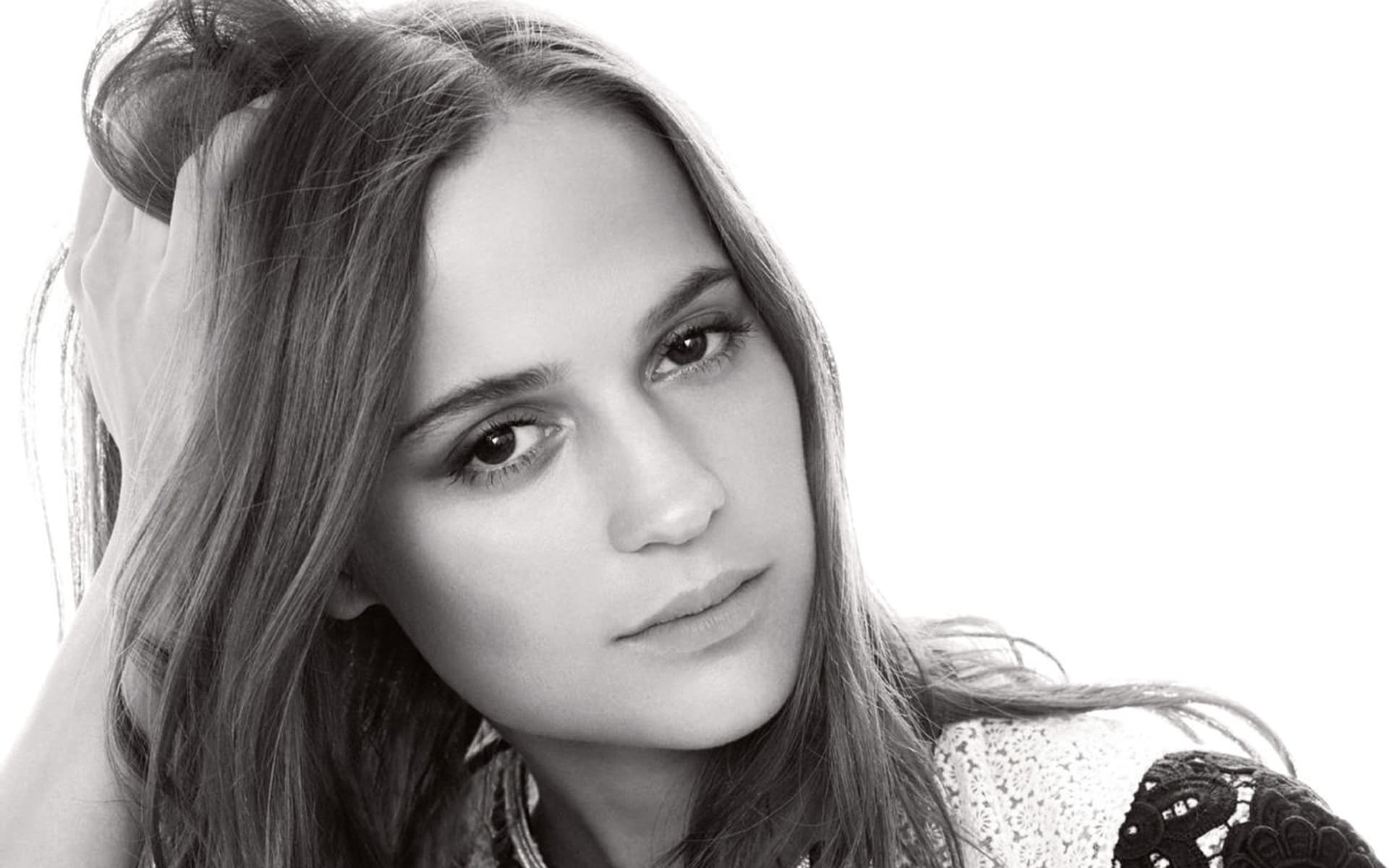 Alicia Vikander Black Jacket Wallpapers