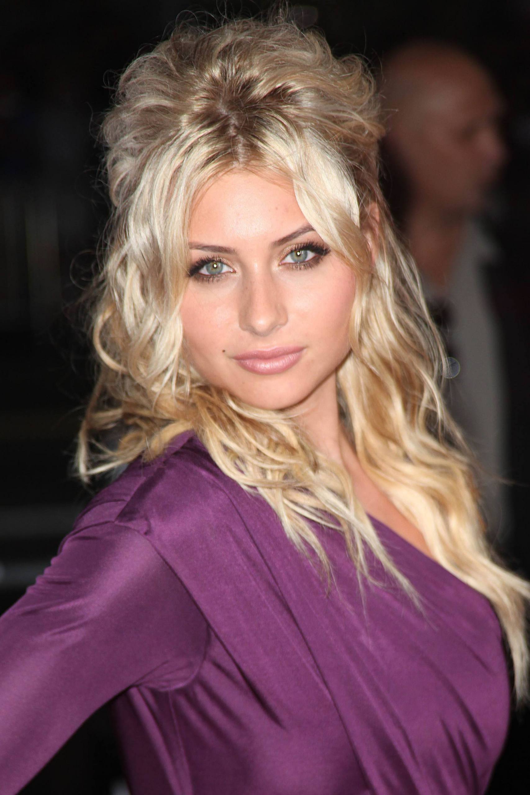 Alyson Michalka Wallpapers