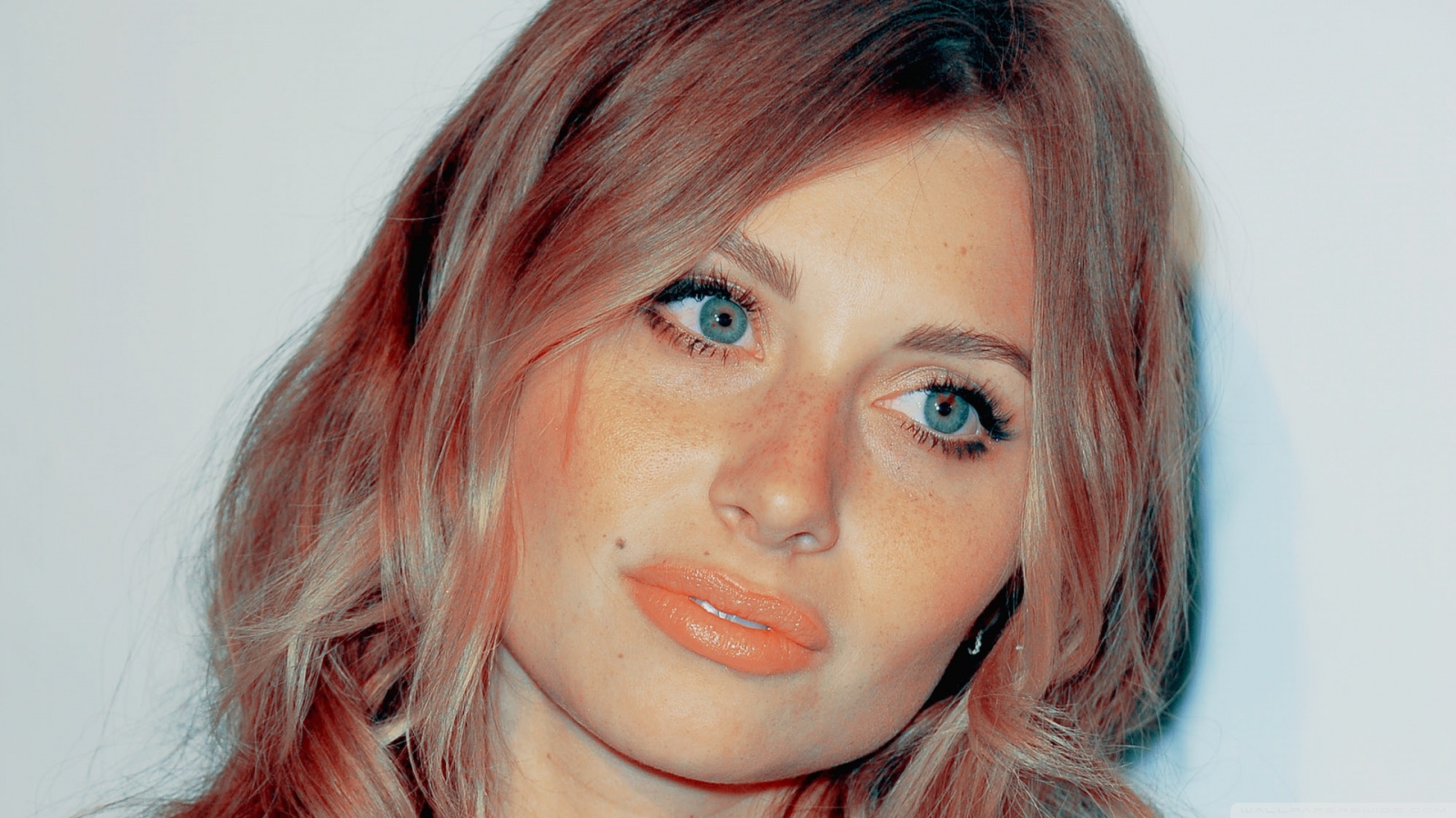 Alyson Michalka Wallpapers