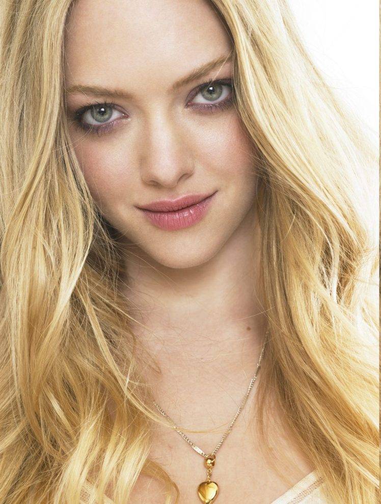 Amanda Seyfried Face Wallpapers