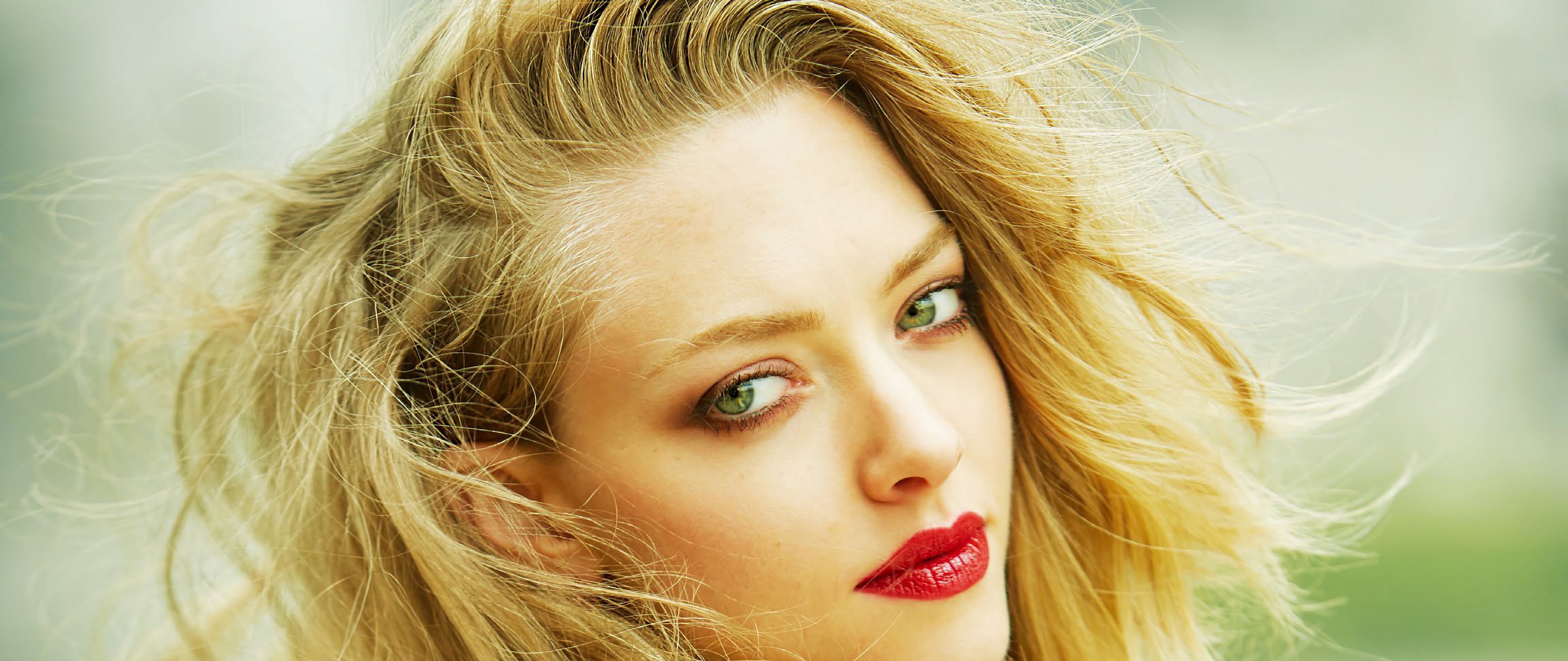 Amanda Seyfried Face 2021 Wallpapers