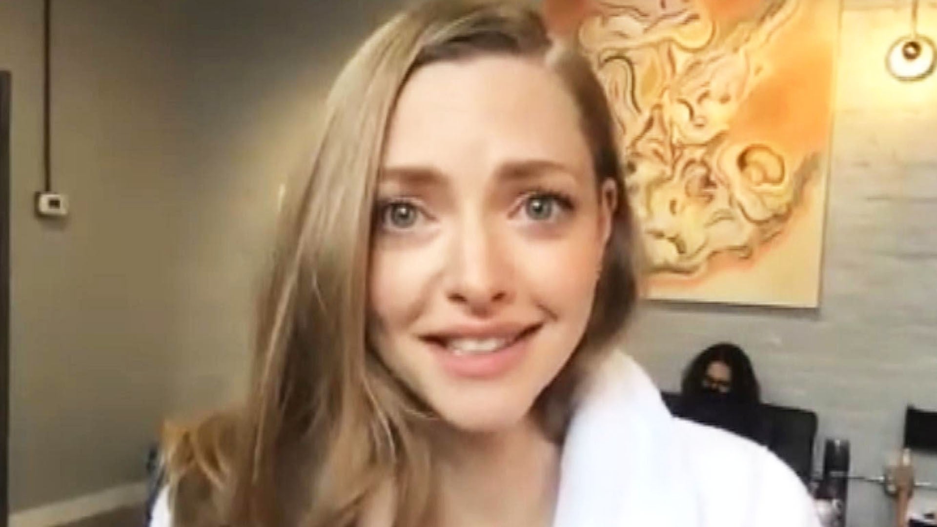 Amanda Seyfried Face 2021 Wallpapers