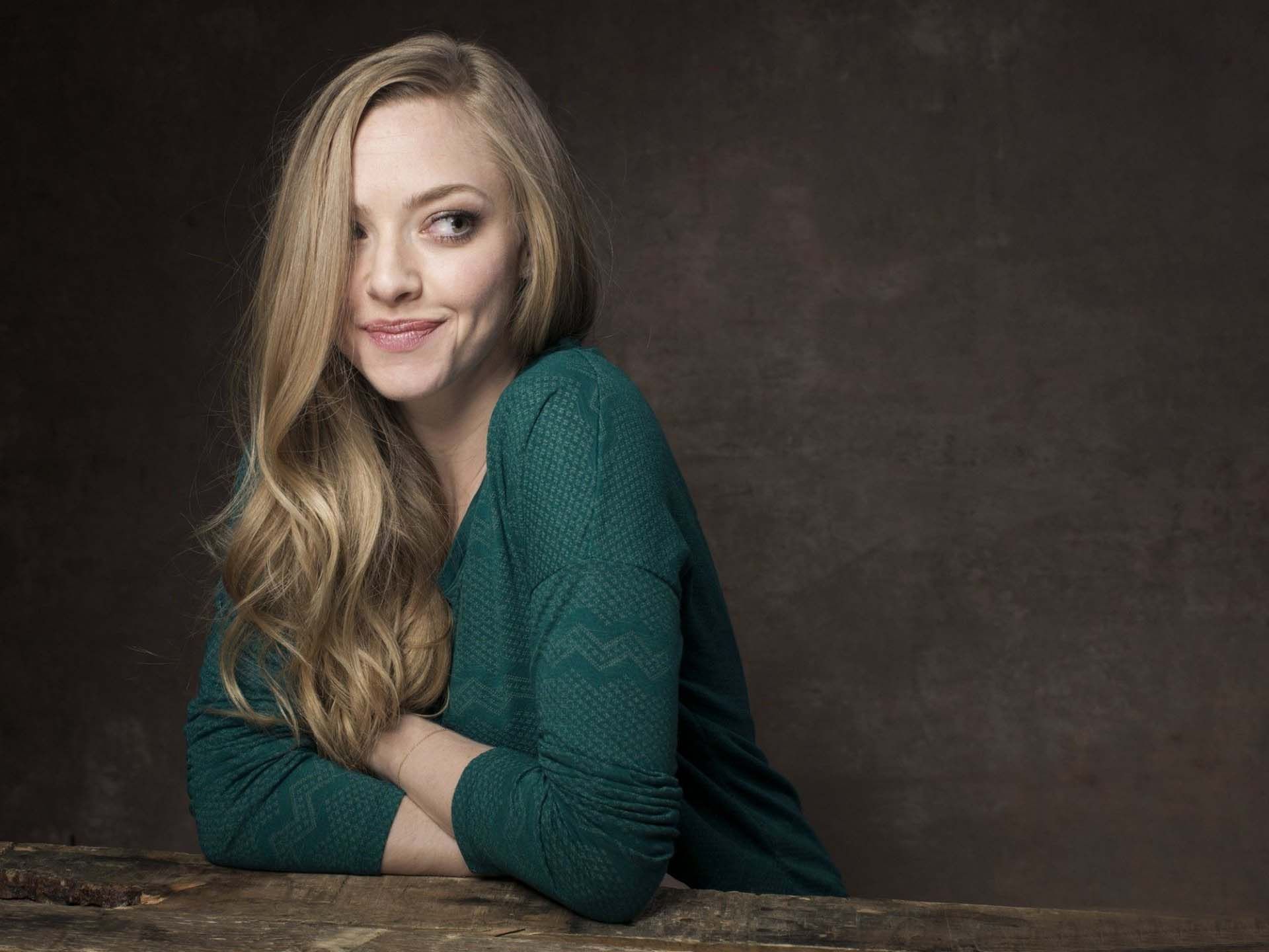 Amanda Seyfried New Wallpapers