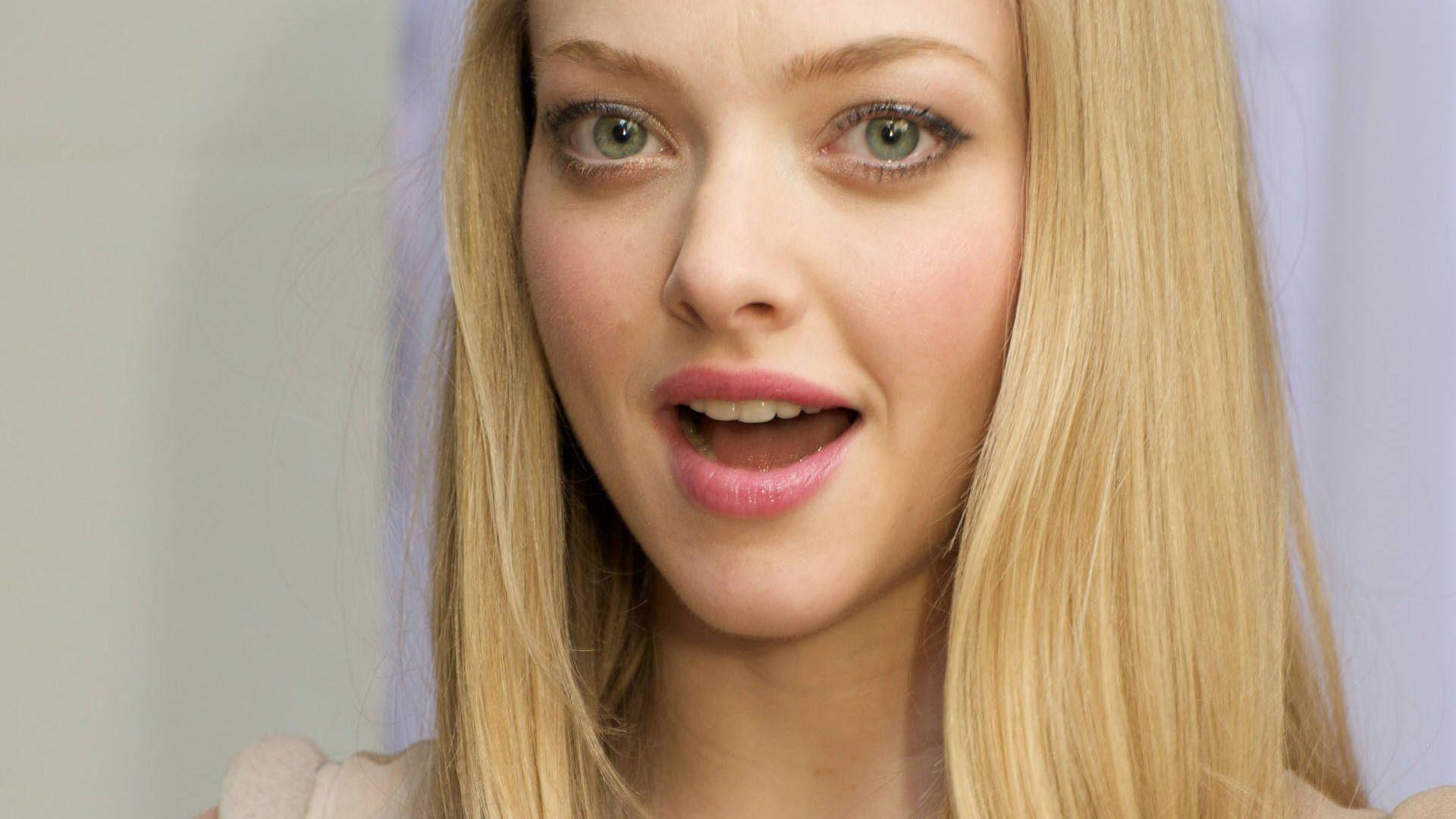 Amanda Seyfried New Wallpapers