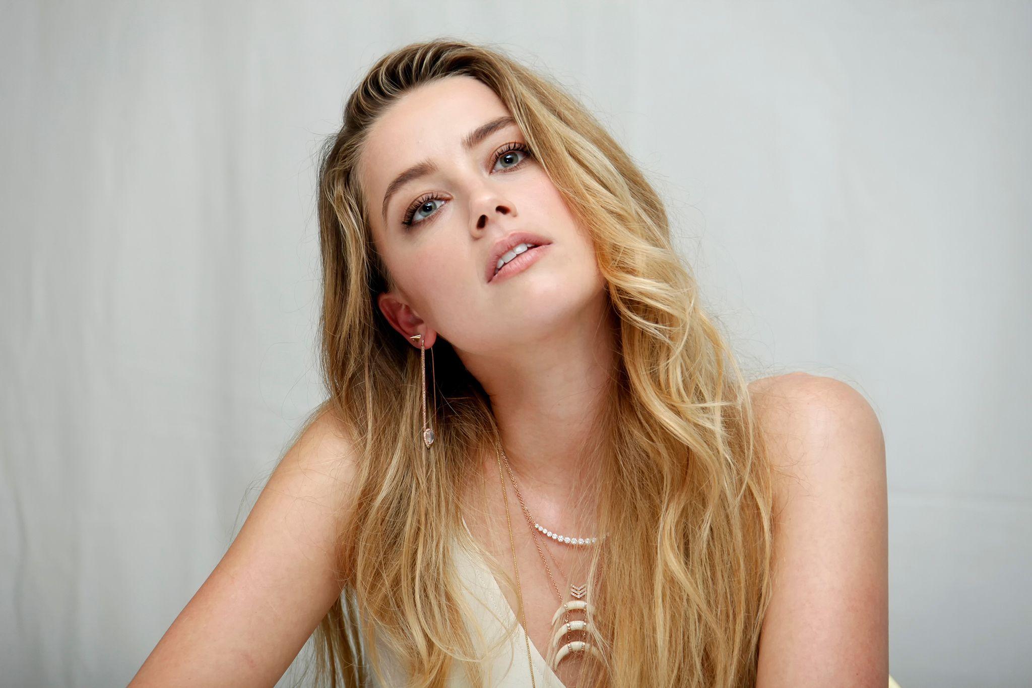 Amber Heard Wallpapers