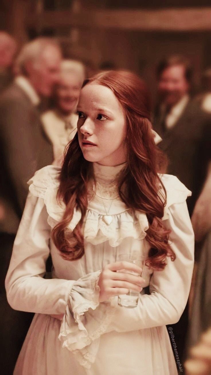 Amybeth McNulty Wallpapers