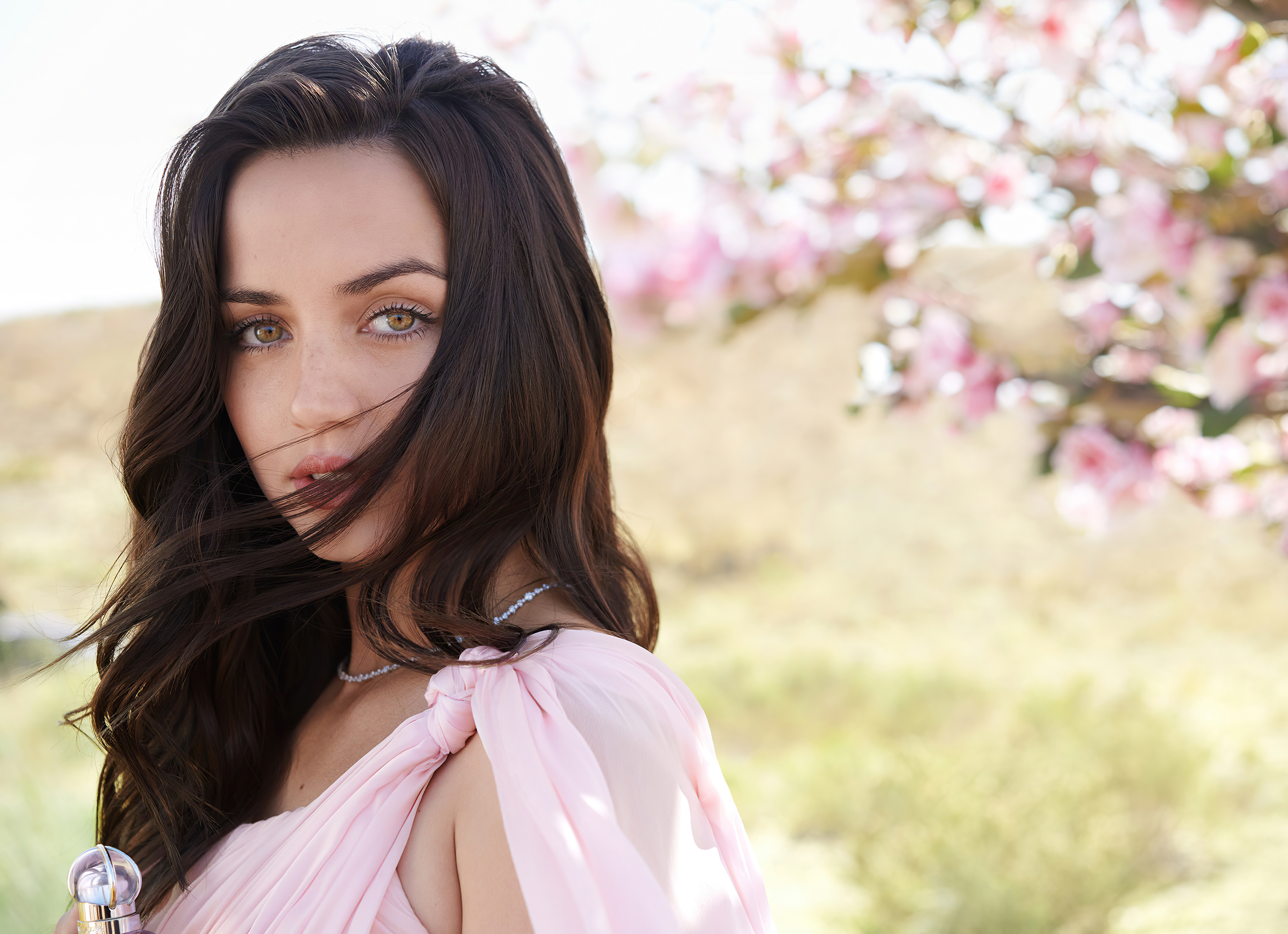 Ana De Armas for Estee Lauder Wallpapers