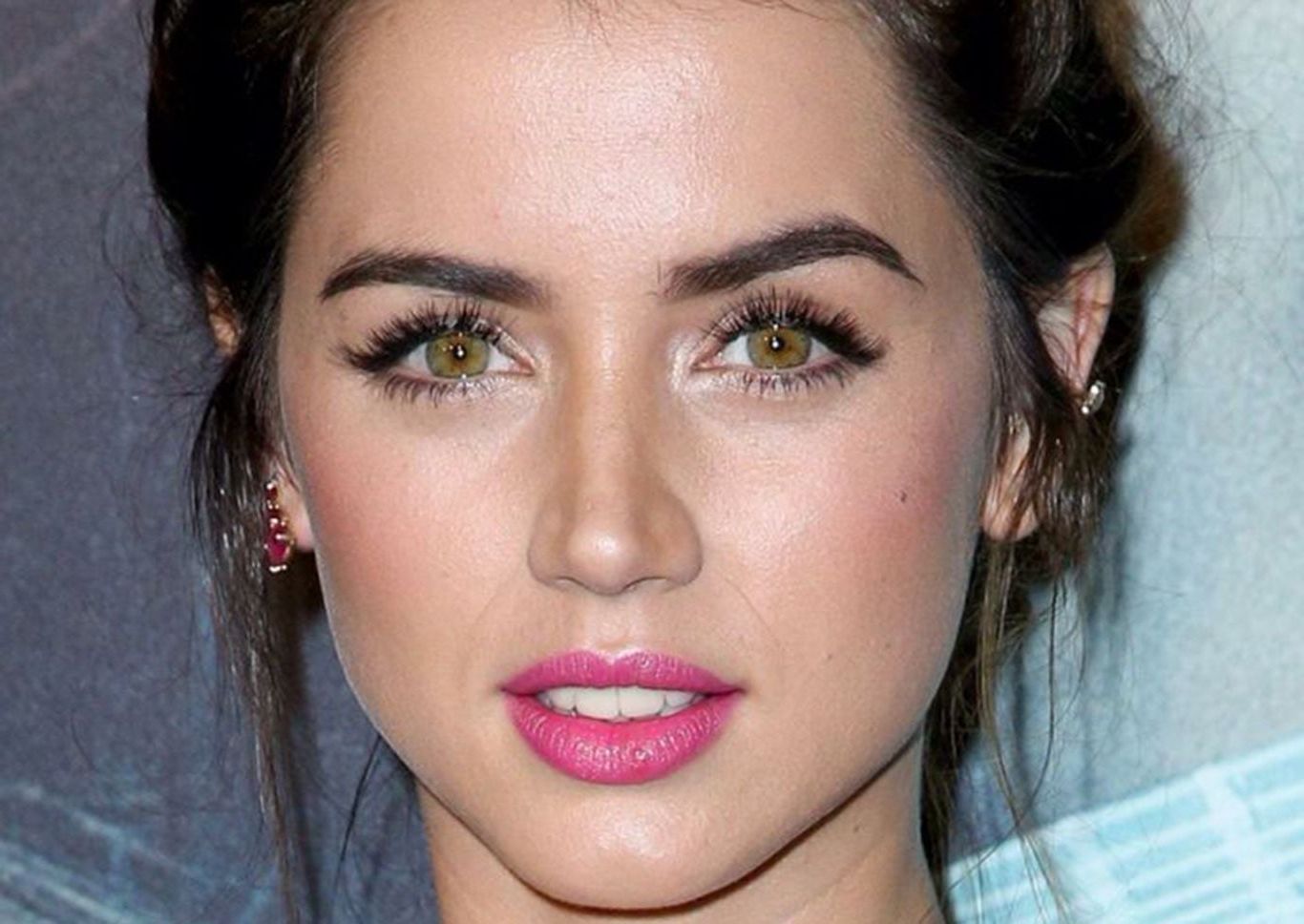 Ana de Armas Green Eyes Wallpapers