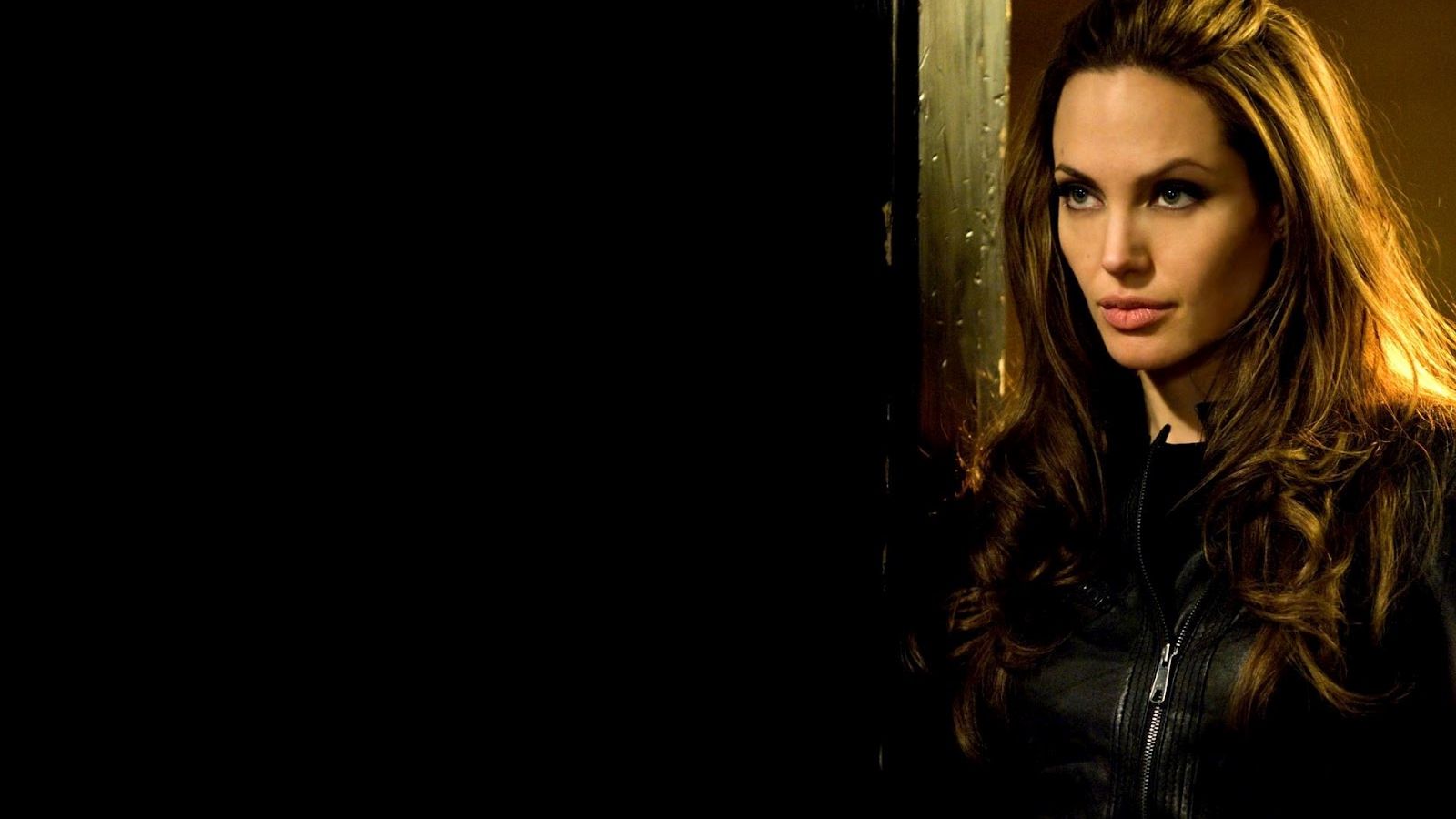 Angelina Jolie Wallpapers