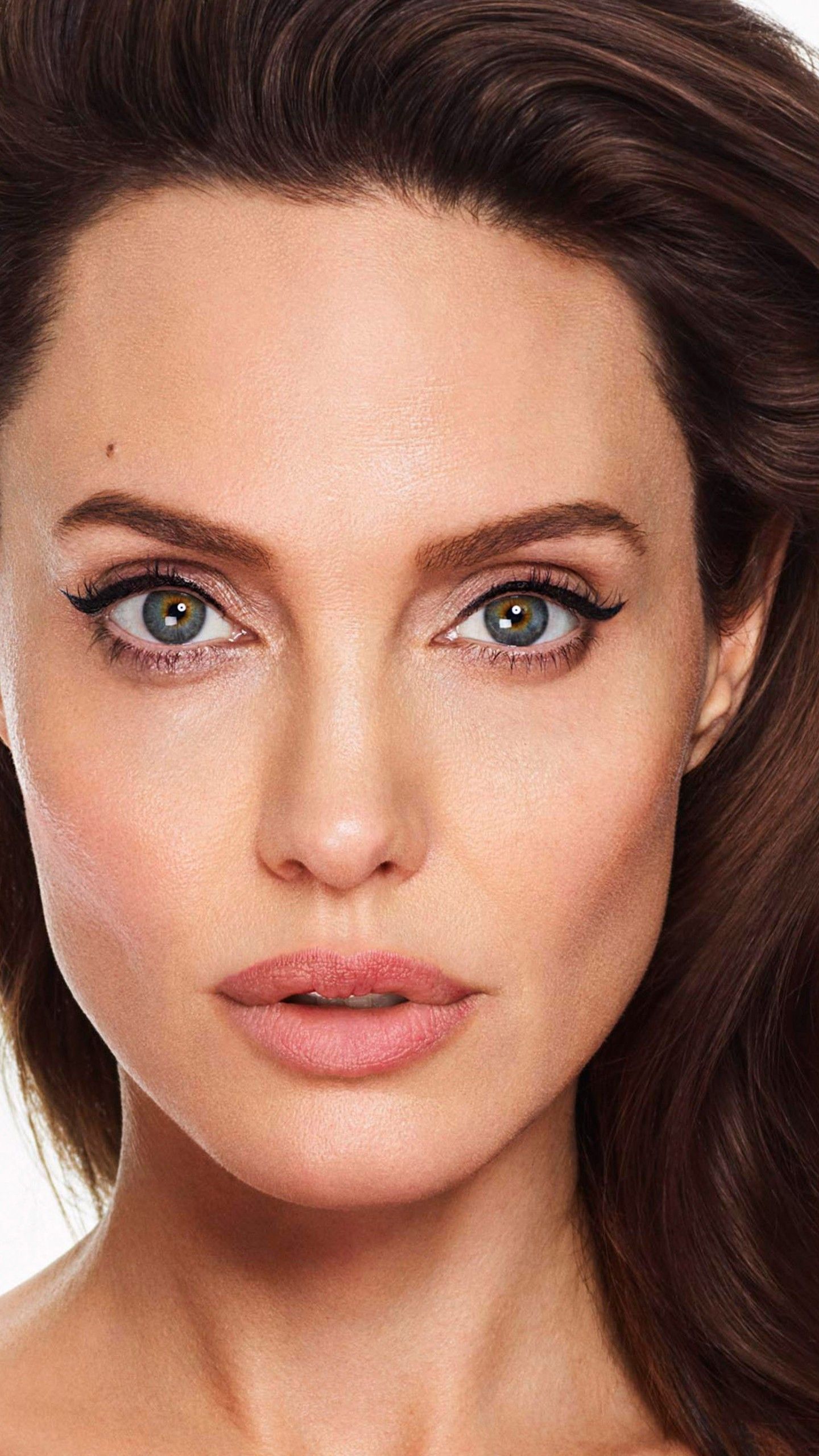 Angelina Jolie Face 2020 Wallpapers