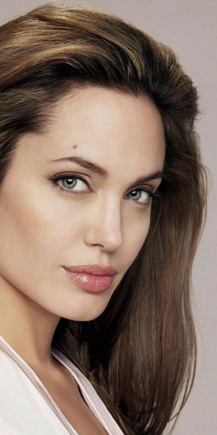 Angelina Jolie Face 2020 Wallpapers