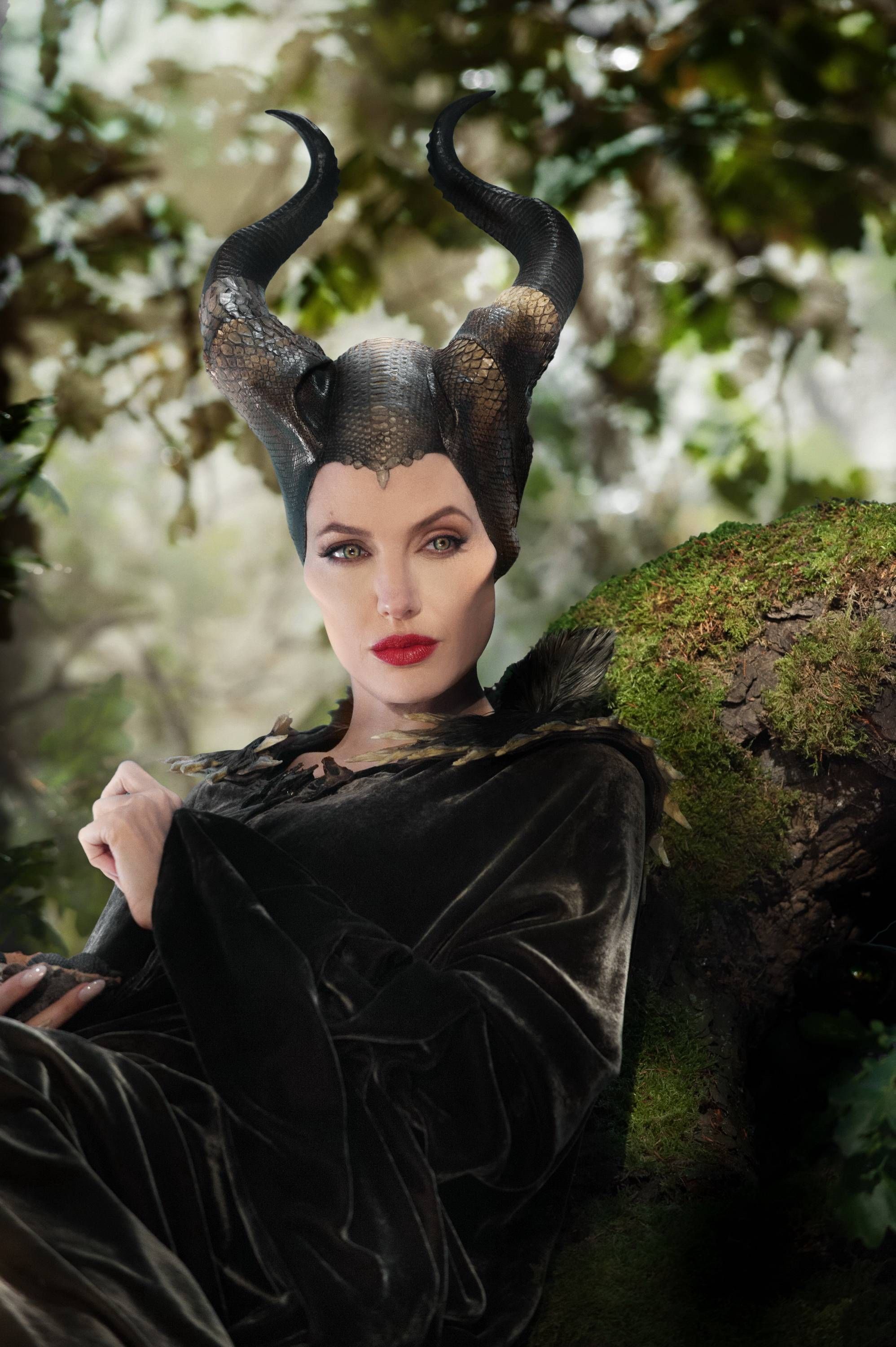 Angelina Jolie Maleficent Costume Wallpapers