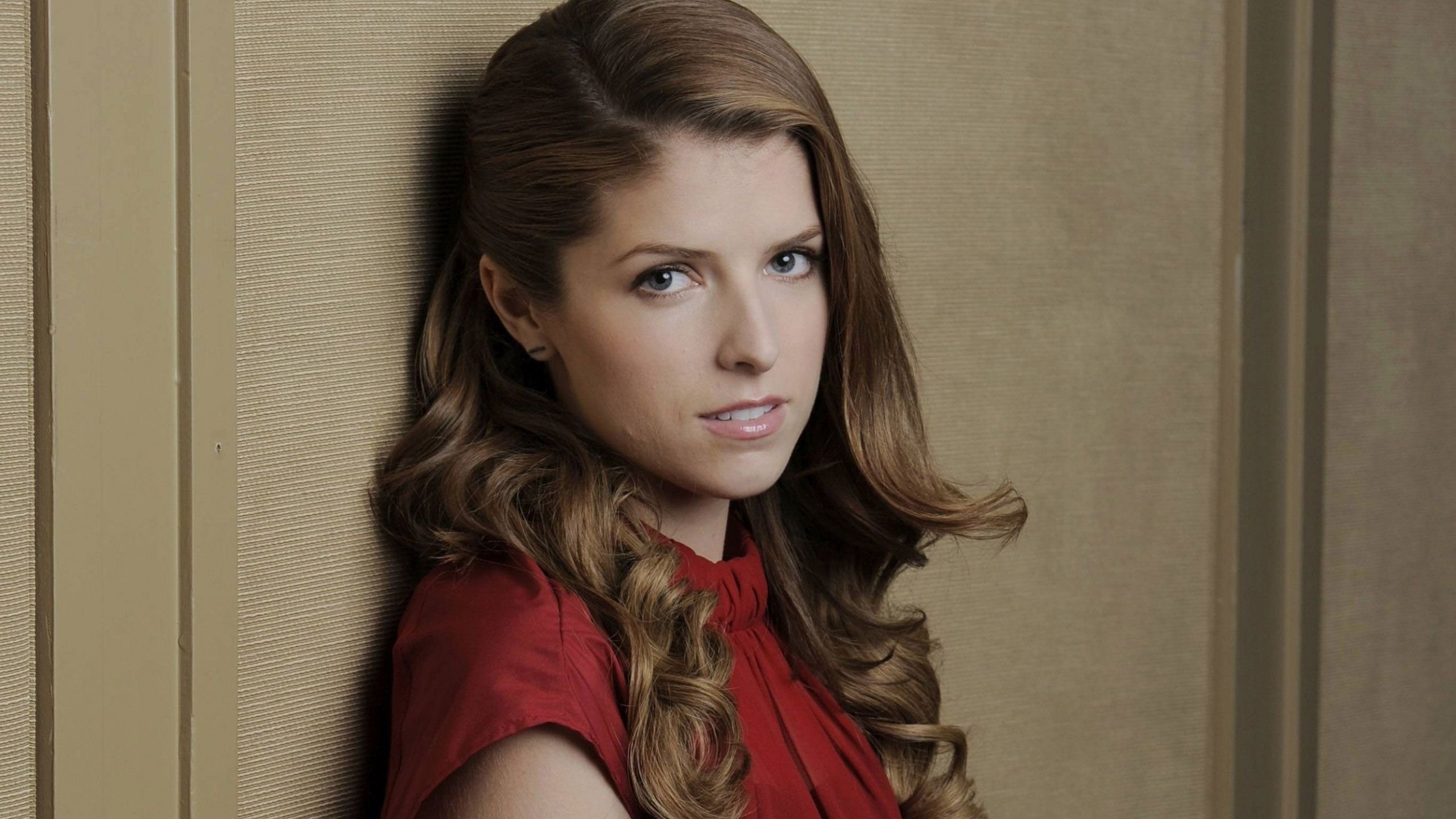 Anna Kendrick Wallpapers