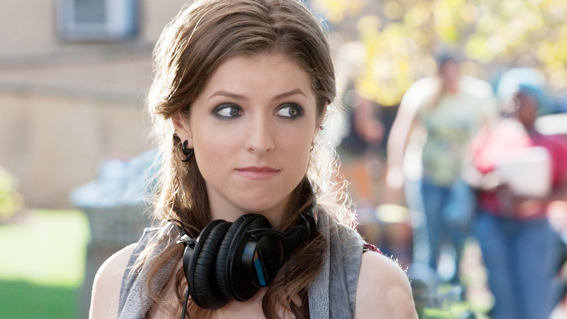 Anna Kendrick Portrait Wallpapers