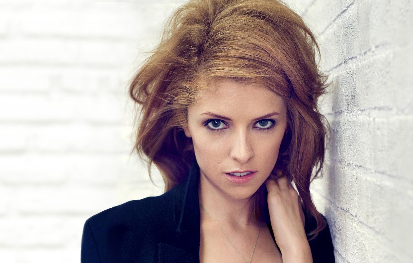 Anna Kendrick Portrait Wallpapers