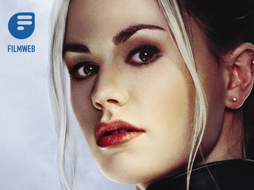 Anna Paquin Wallpapers