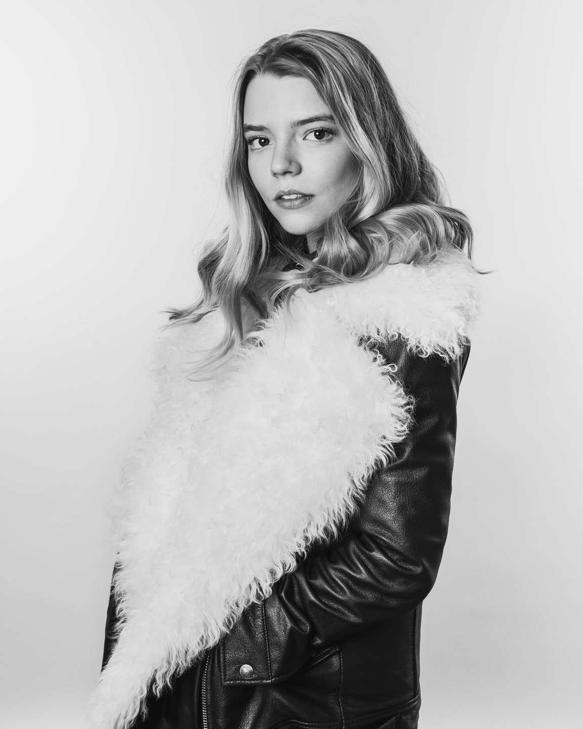 Anya Taylor-Joy New Black &amp; White Wallpapers