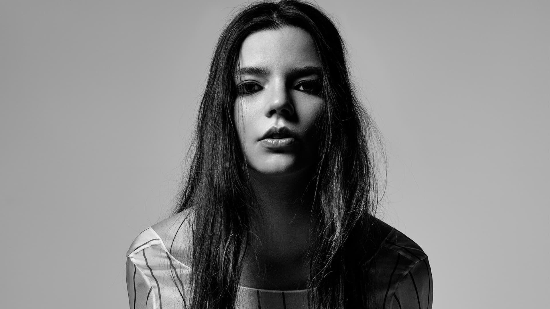 Anya Taylor-Joy New Black &amp; White Wallpapers