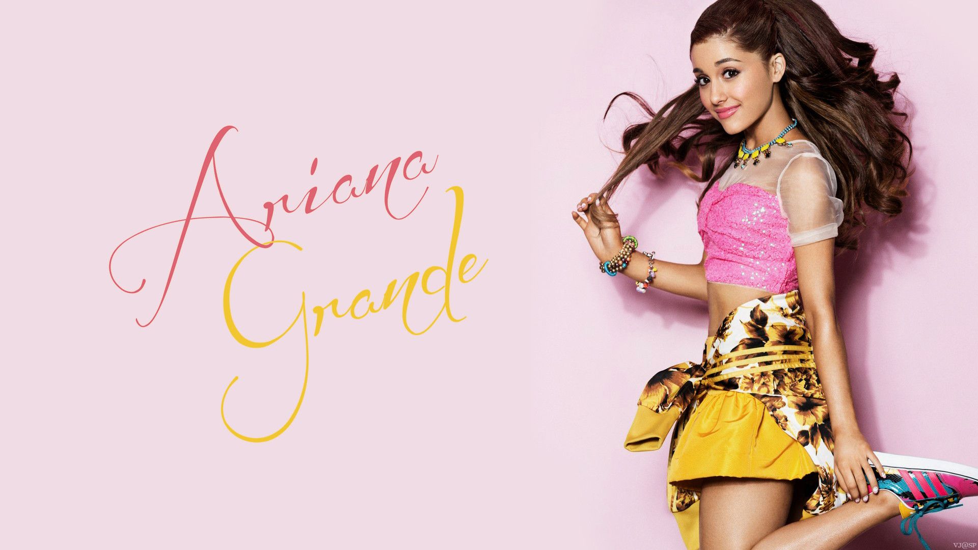 ariana grande cute drawings Wallpapers