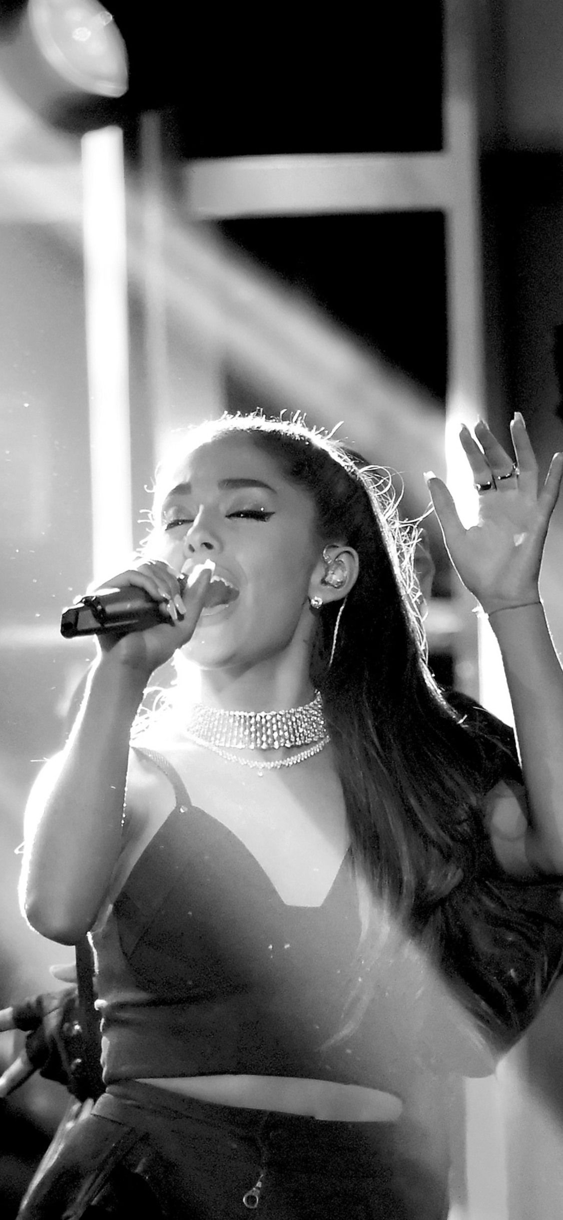 ariana grande iphone Wallpapers