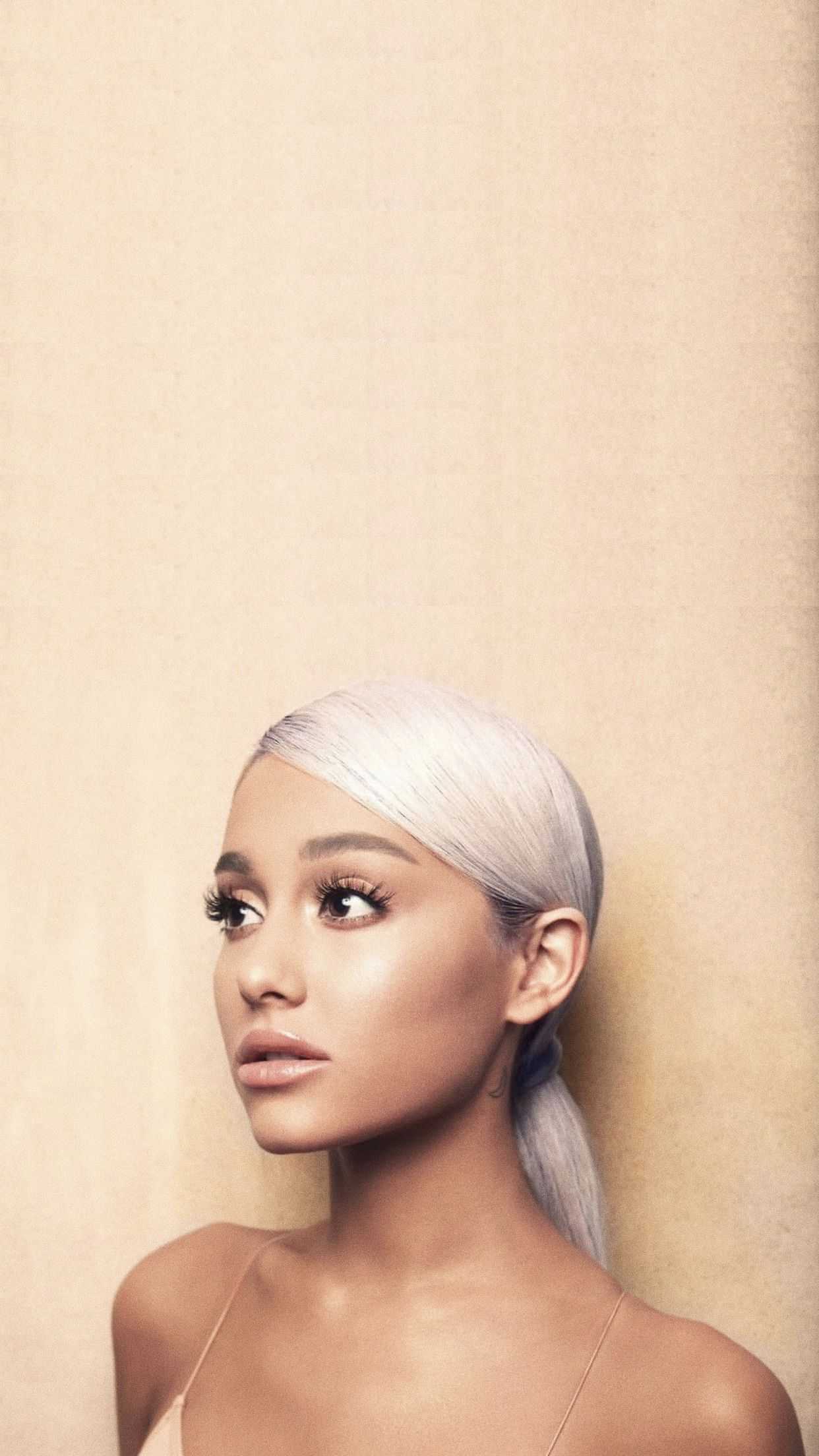 ariana grande laptop Wallpapers