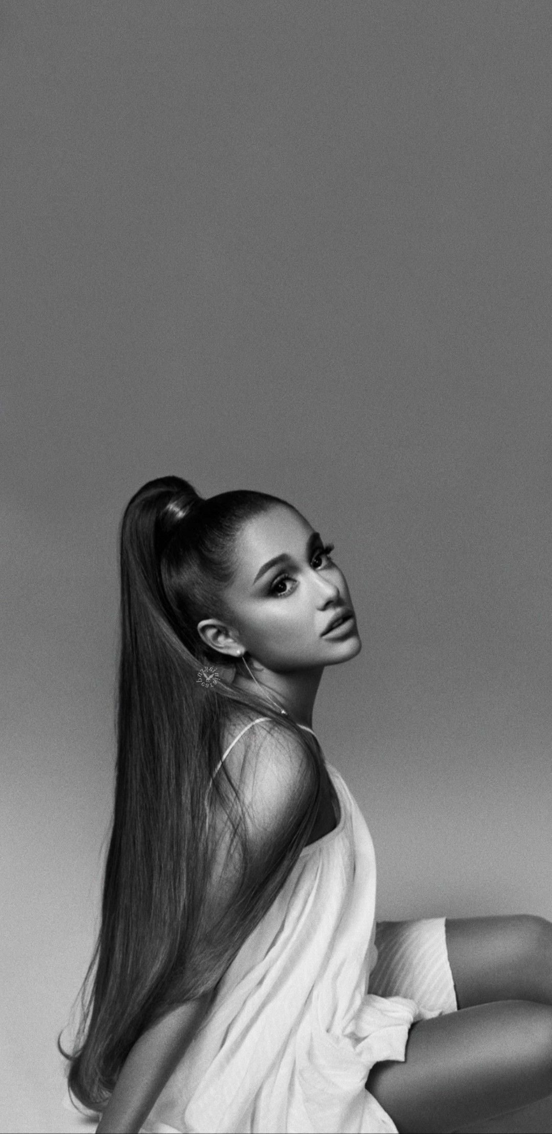 ariana grande phone Wallpapers