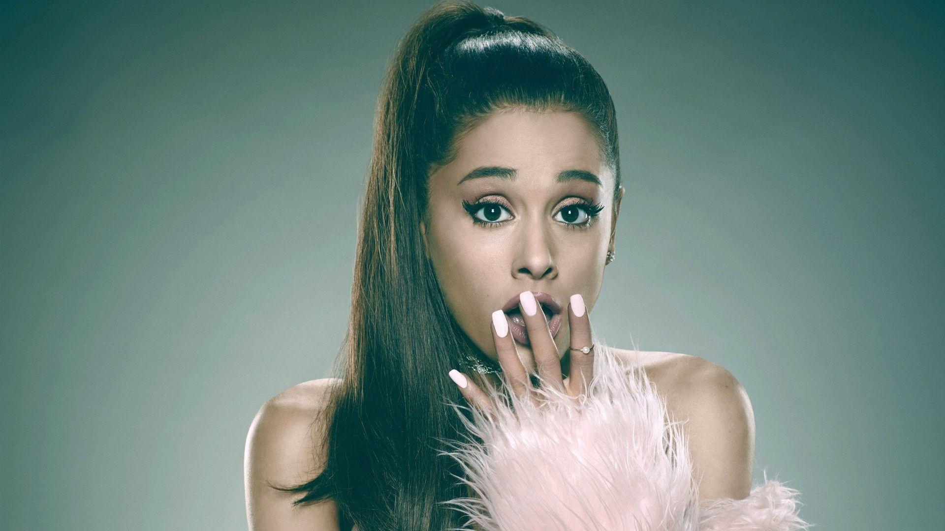 Ariana Grande Rebook Spring/Summer Wallpapers