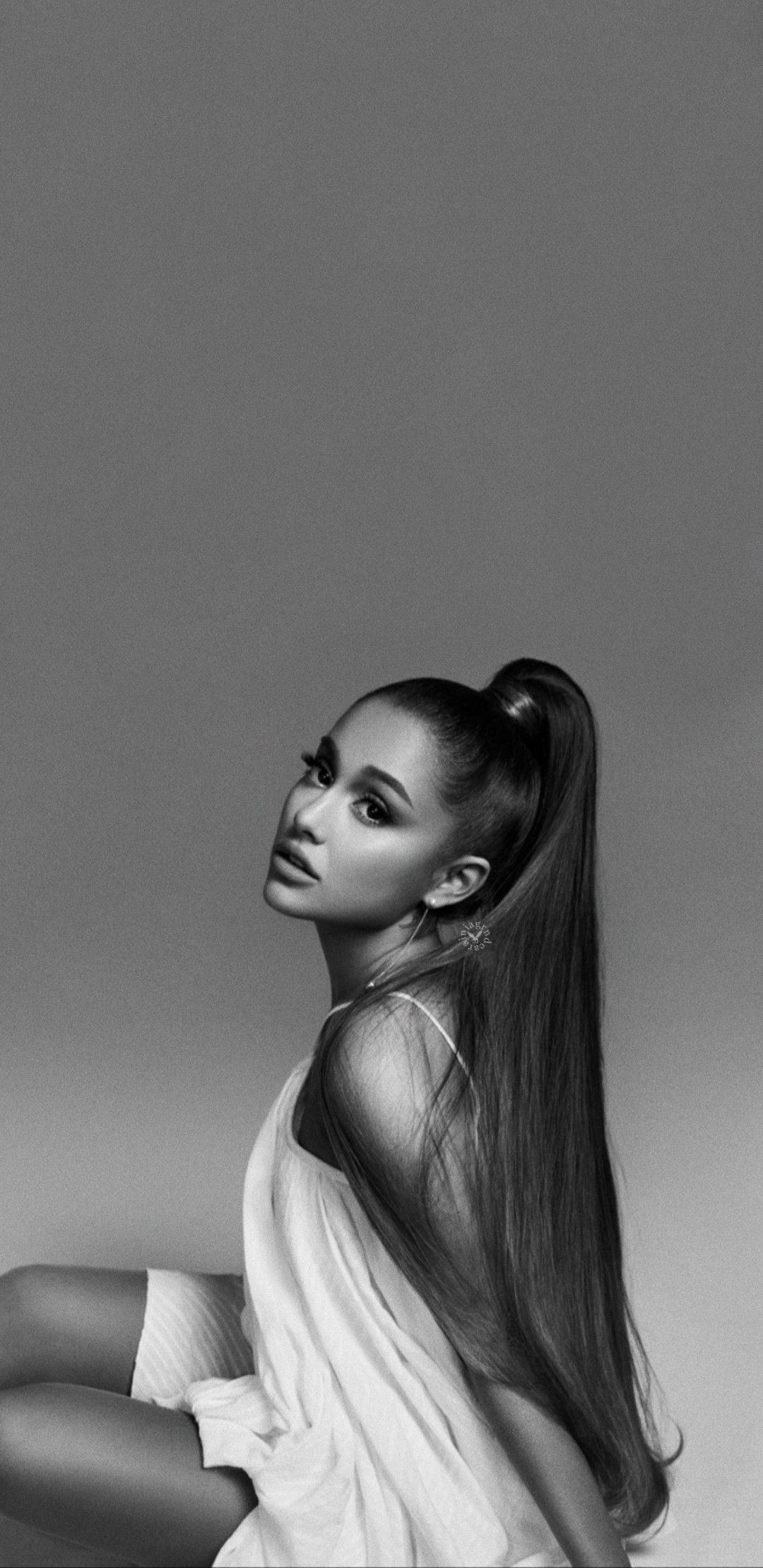 Ariana Grande Singer 2018 Wallpapers