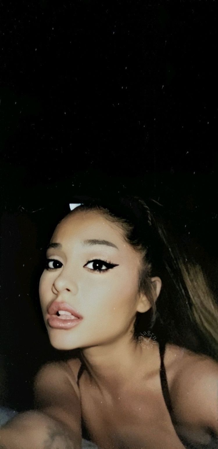 ariana grande sweetener Wallpapers