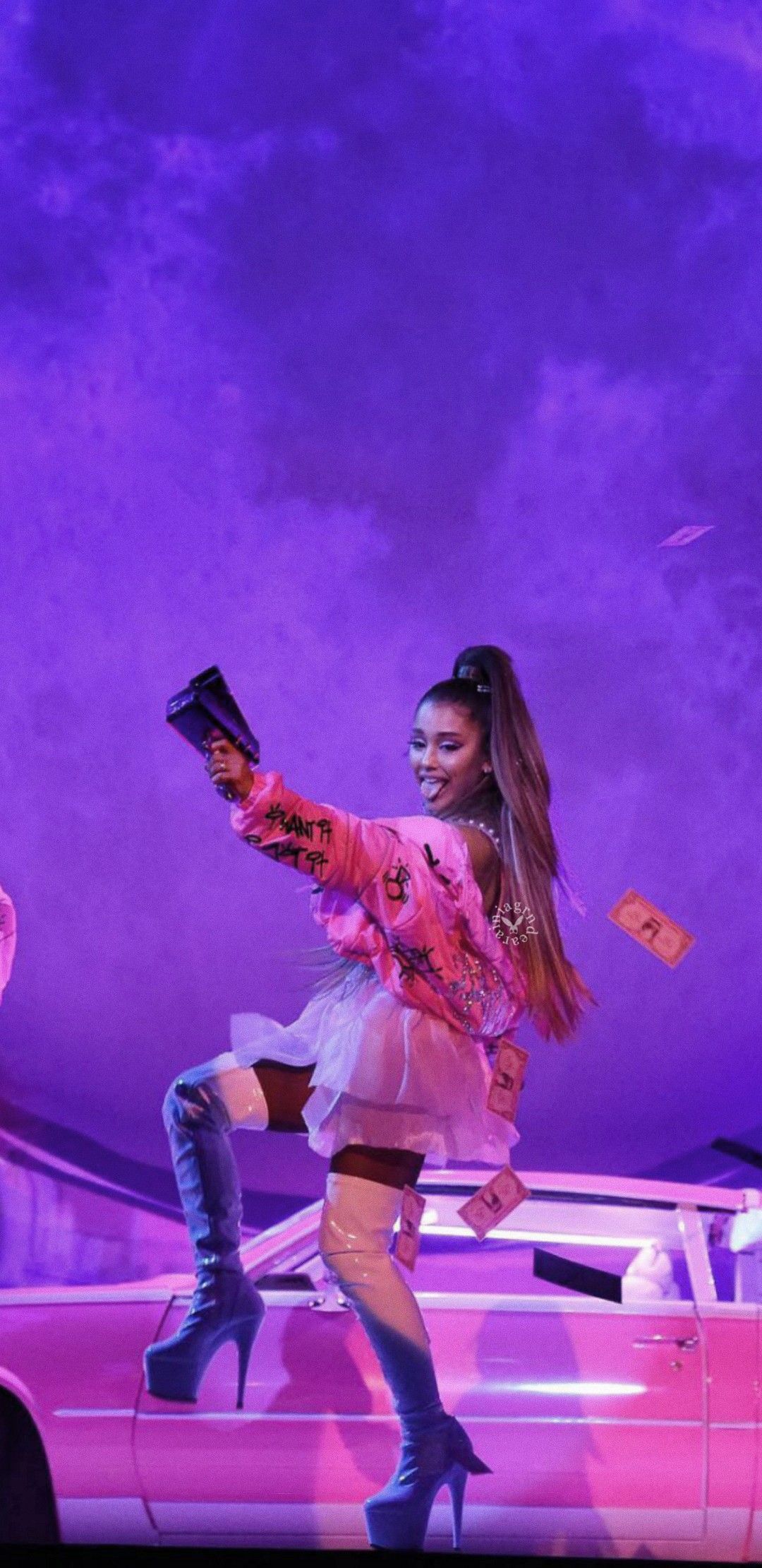 ariana grande tour Wallpapers