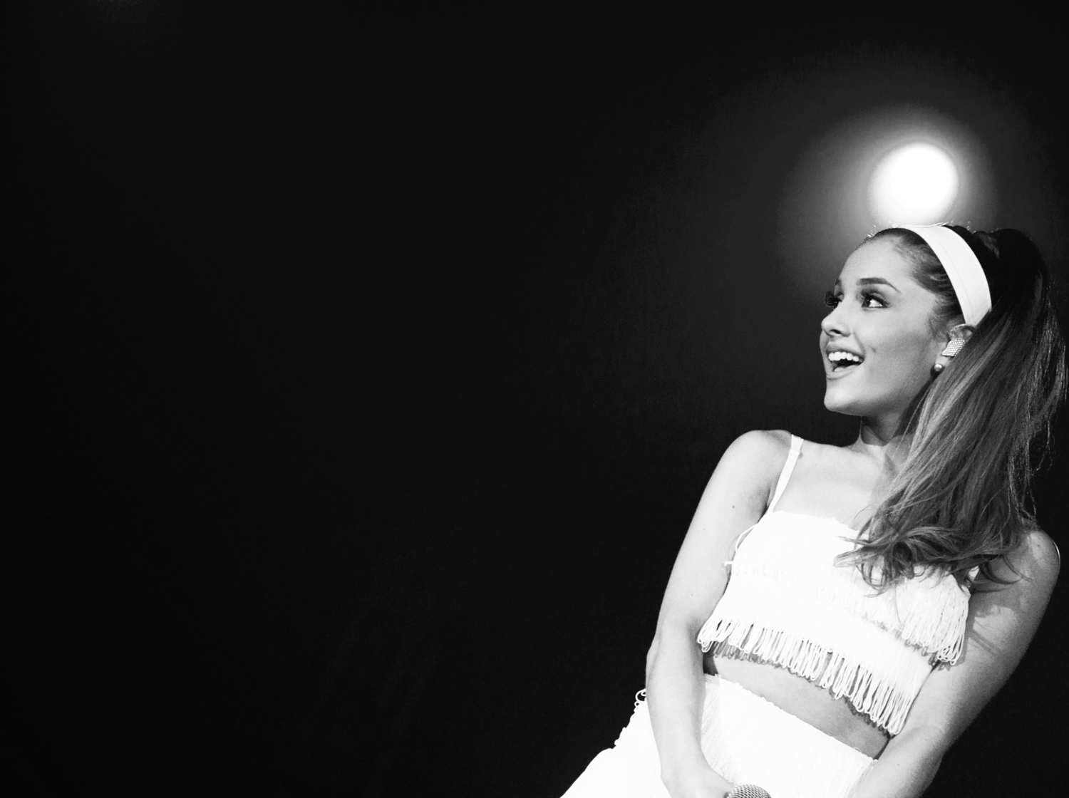 ariana grande yours truly hd Wallpapers