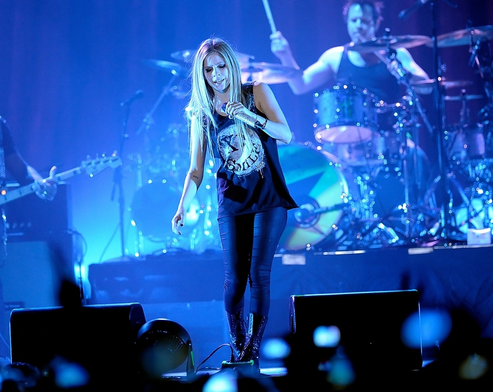 Avril Lavigne On Stage Wallpapers