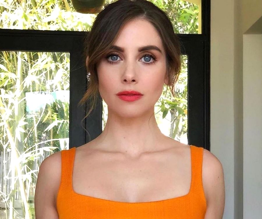 Beautiful Alison Brie Actress 2020 Wallpapers