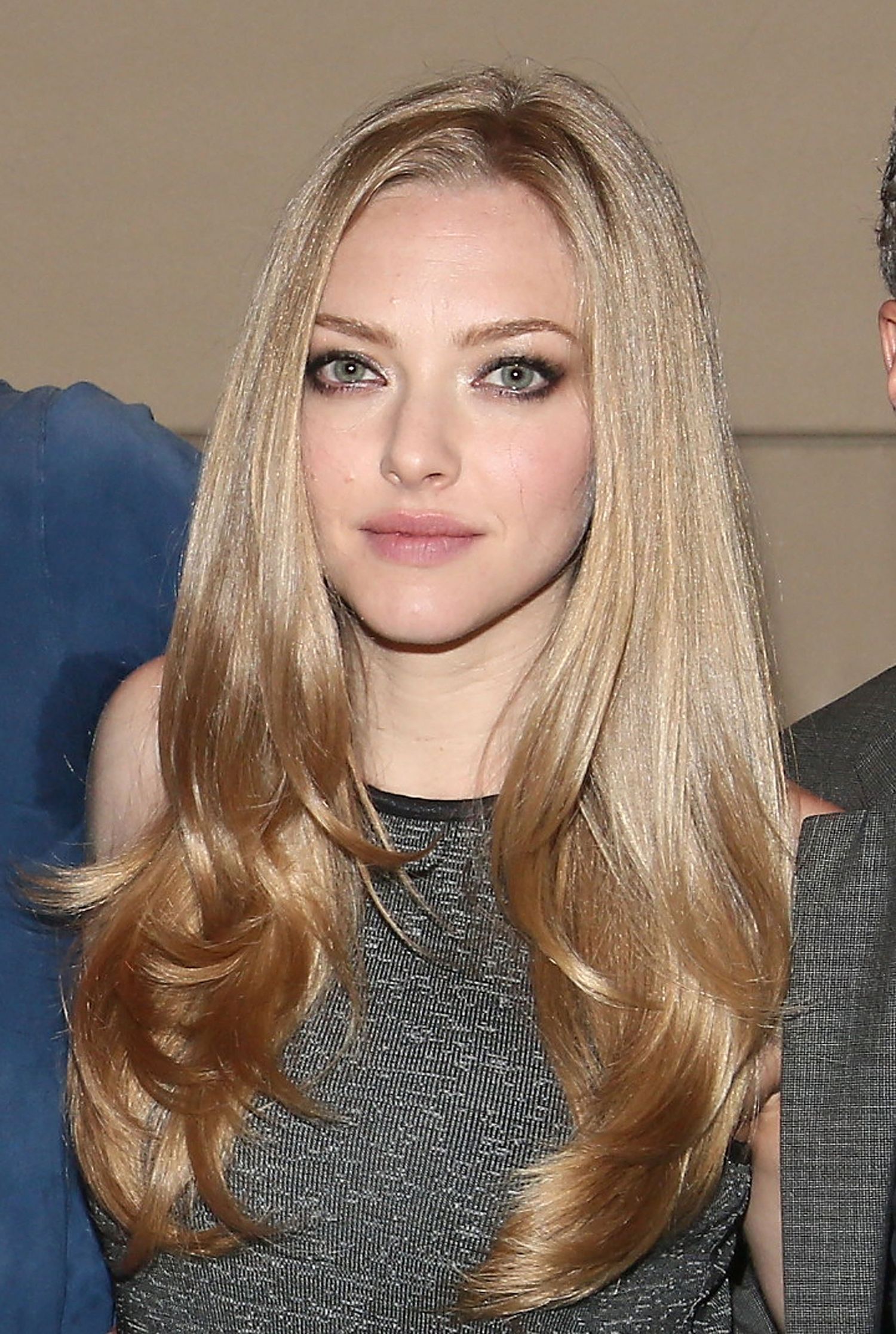 Beautiful Amanda Seyfried Intense look Wallpapers